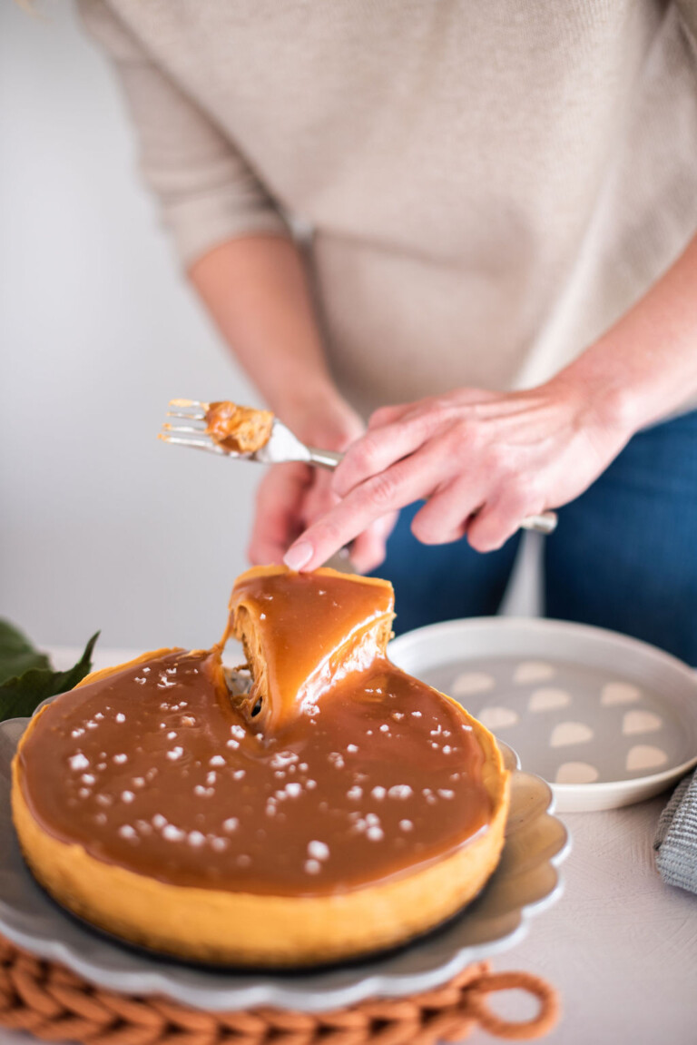 No Bake Dulce De Leche Cheesecake With Golden Grahams Crust Cake By