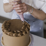 Step-by-step cake decorating tutorial.