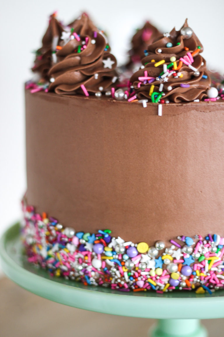 How to Add Sprinkles to the Side of Your Cake - Cake by Courtney