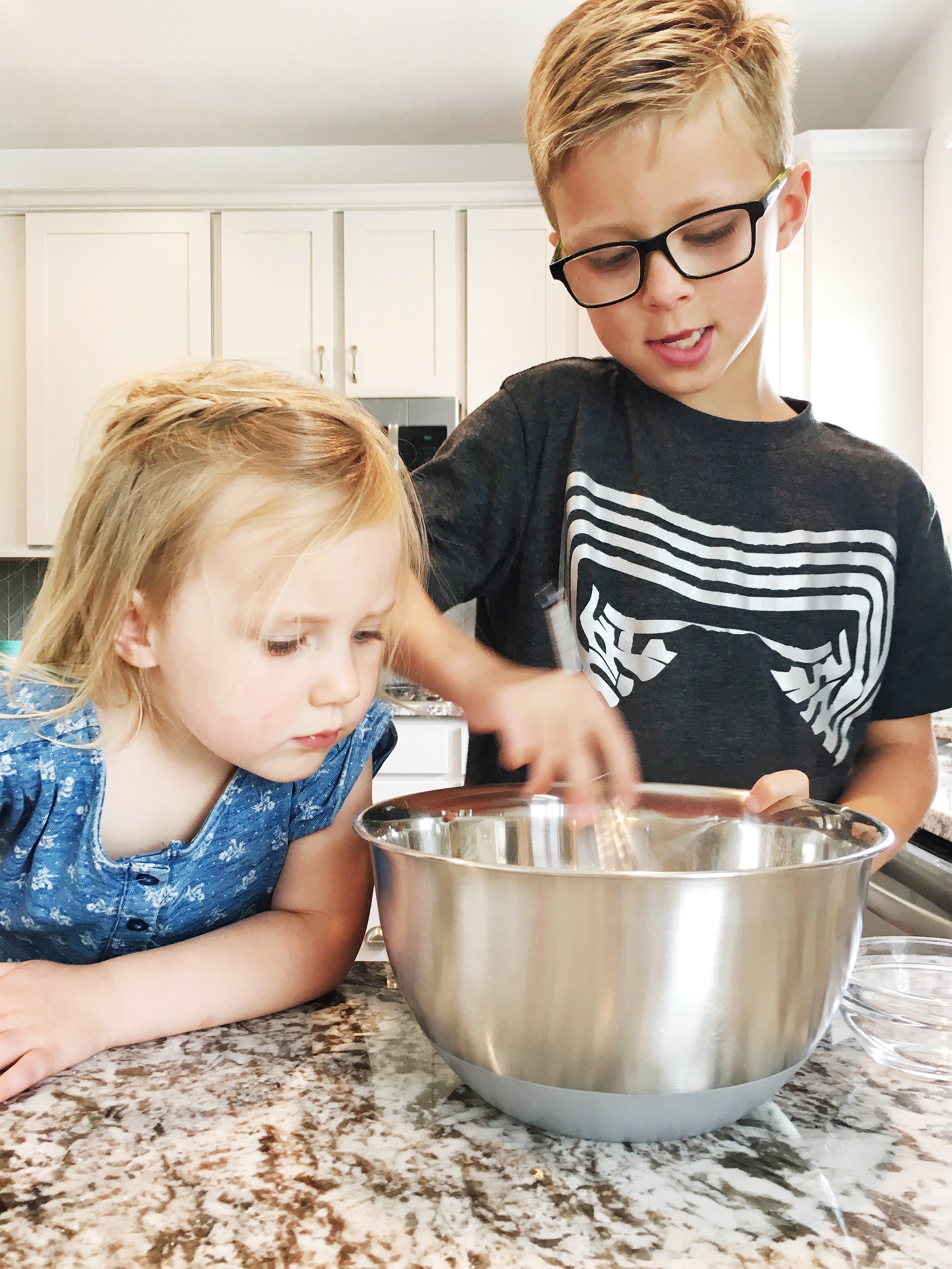best tips for baking with kids. www.cakebycourtney.com