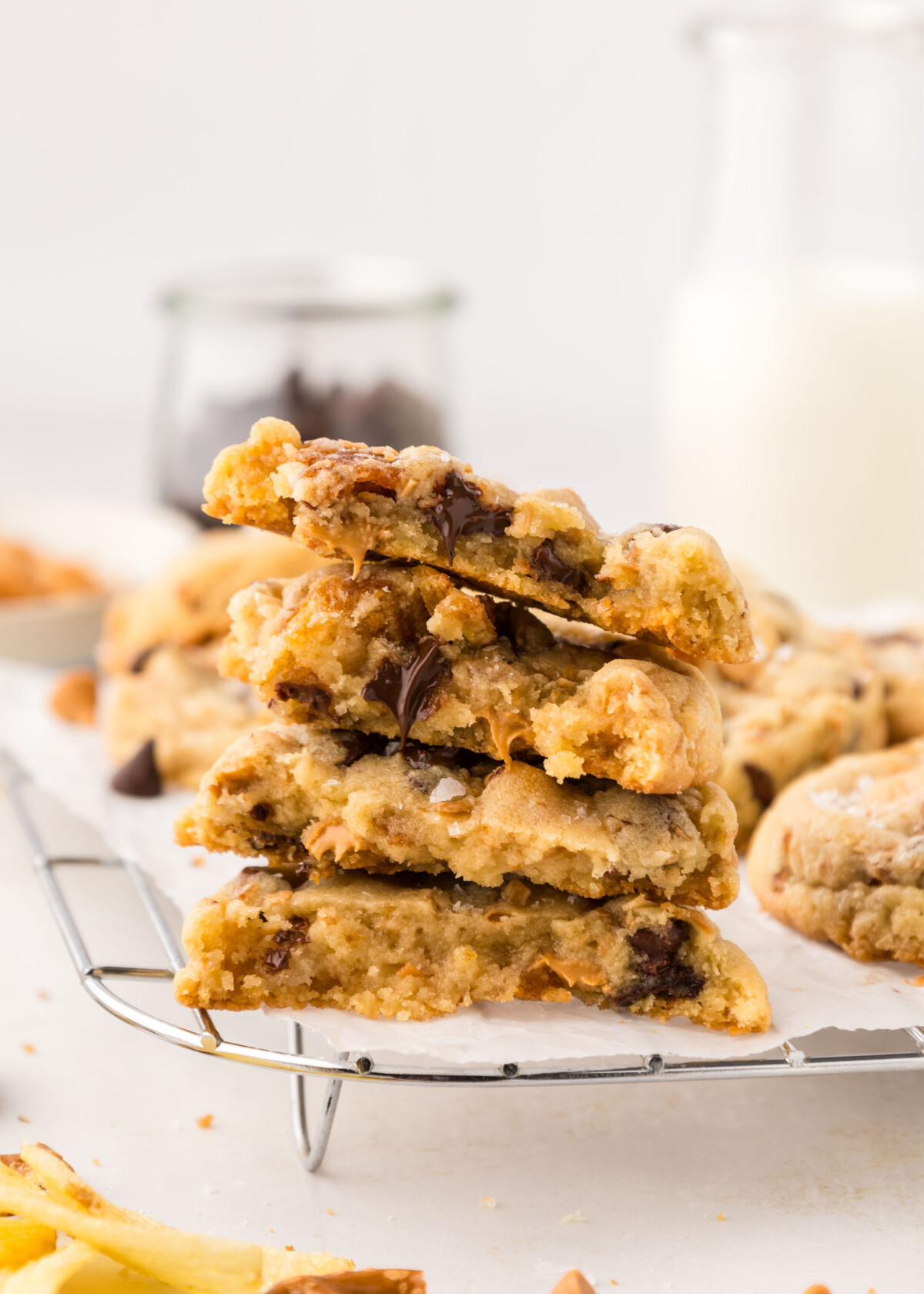 Stack of half cookies.