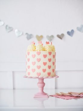 7 Cute And Easy Valentine’s Cake Ideas - Cake By Courtney