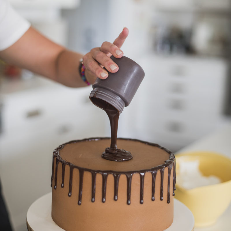 Tips for applying a drip to your cake. #cakedrip #drip #caketips