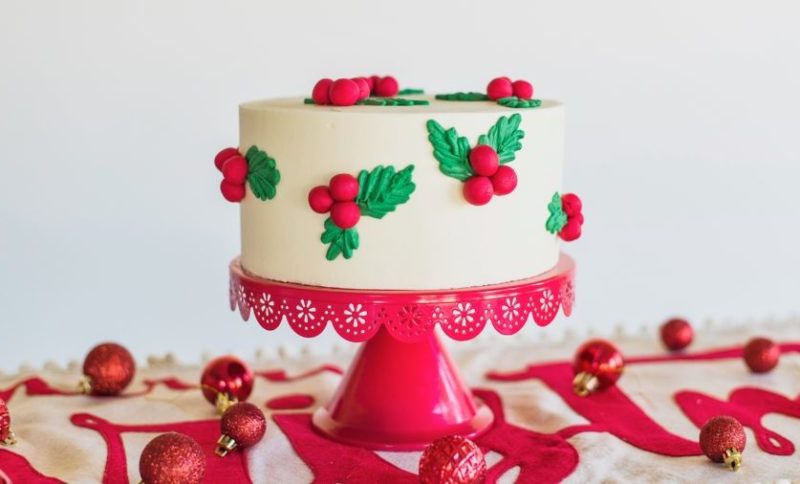Christmas Cakes #cakebycourtney #christmascakes #cakes #holidaycakes #easychristmascakes #cakedecorating #wiltoncakes #wilton