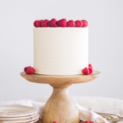 chai white chocolate raspberry cake #cakebycourtney #chaicake #whitechocolate #raspberry #chaicakeeasy #bestbuttercream