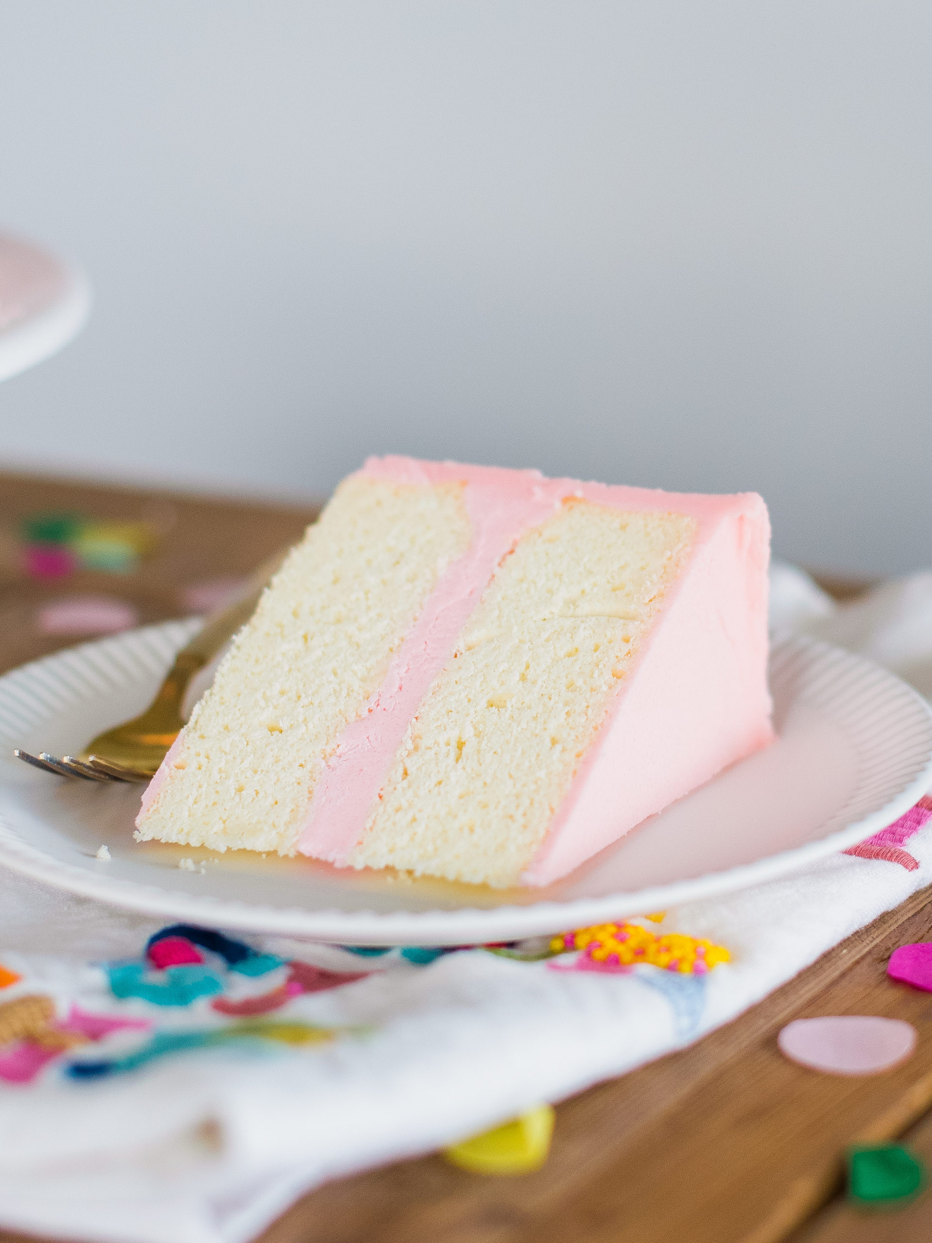 Light and Fluffy Sugar Free Vanilla Cake that Tastes Like the Real Deal - Cake by Courtney