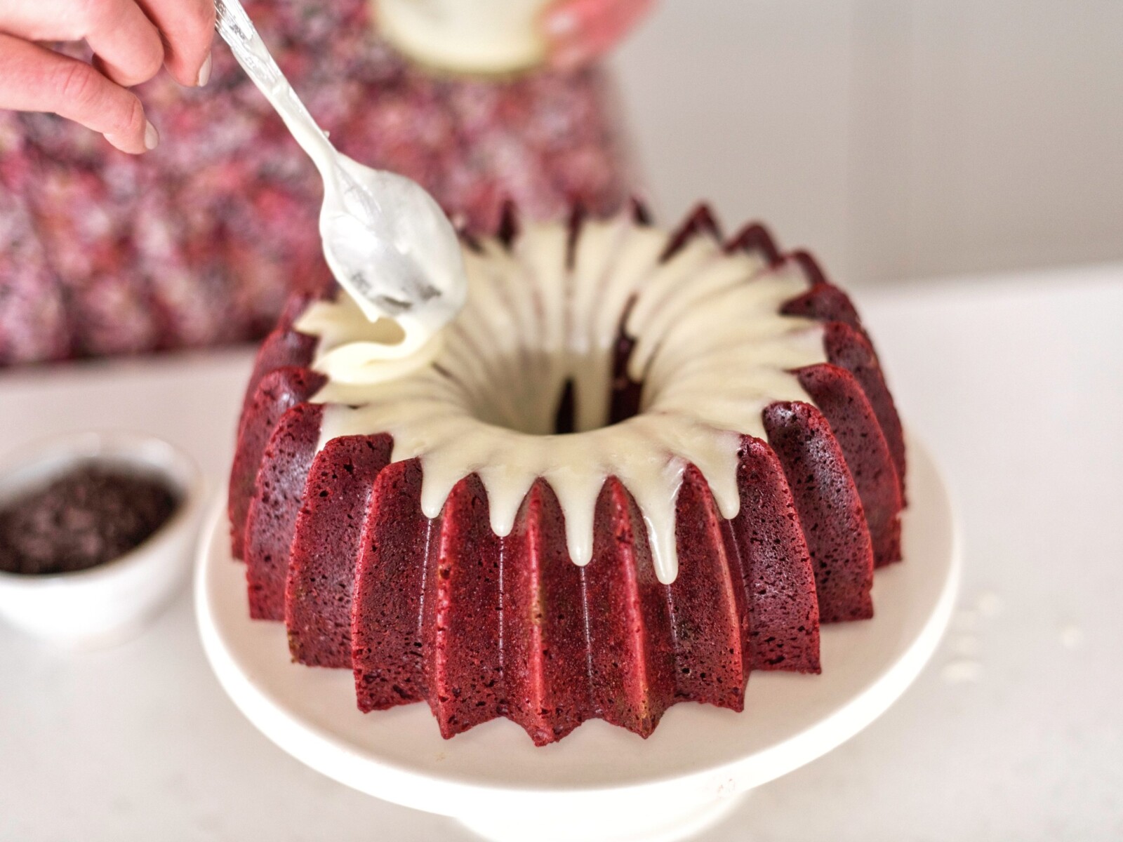 The most delicious red velvet bundt with a cream cheese icing. #redvelvetcake #redvelvetbundtcake #valentinesdaycake #valentinesdessert #valentinesrecipe #redvelvet #cakebycourtney