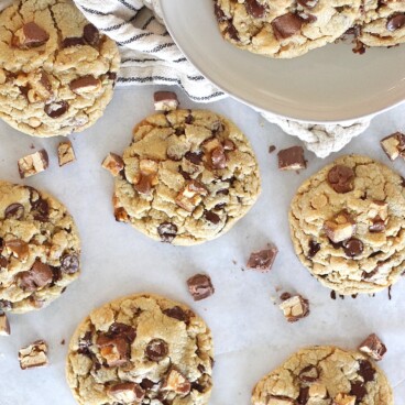 You will love these delicious and easy to make Snickers Cookies