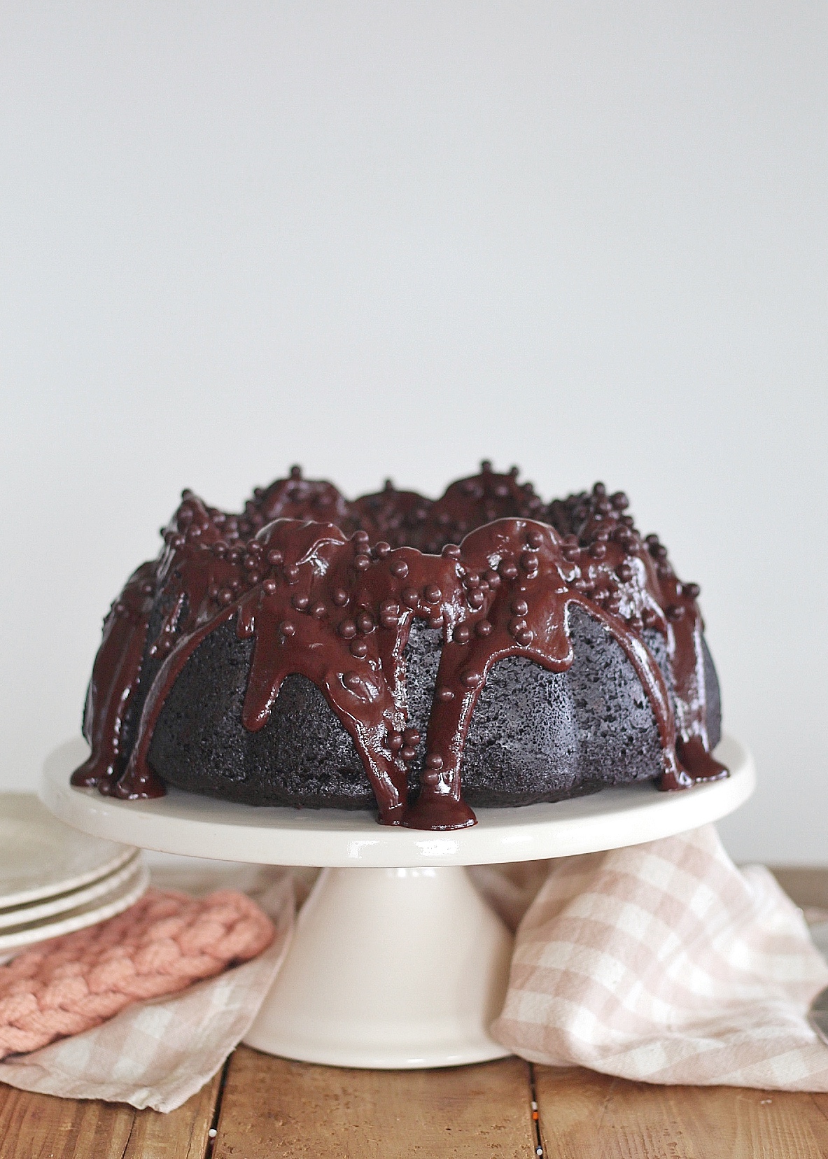 tips and tricks for baking a bundt cake. www.cakebycourtney.com