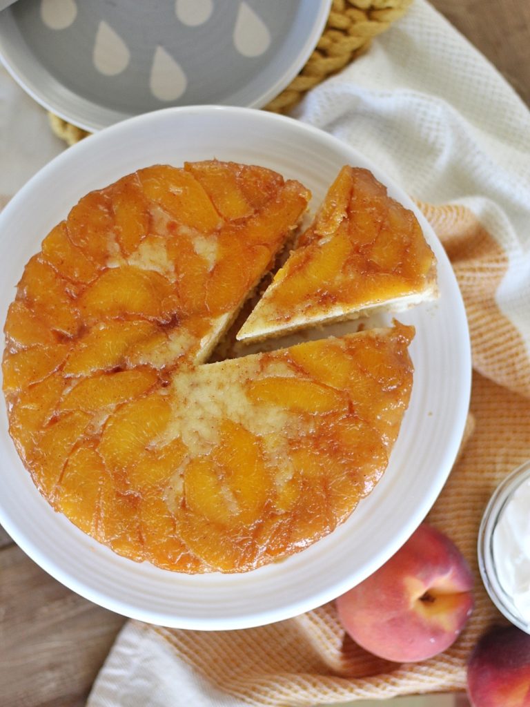 simple and delicious peach cake recipe. www.cakebycourtney.com
