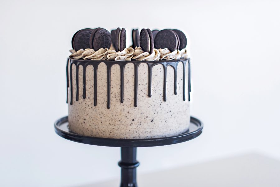 step by step guide for your chocolate drip on a cake.  www.cakebycourtney.com