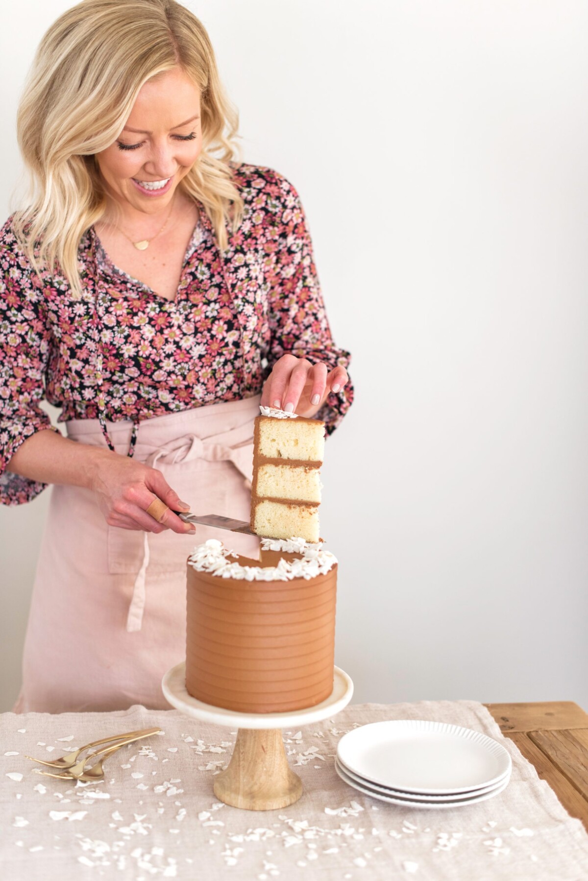the best way to convert a layered cake into a sheet cake. www.cakebycourtney.com