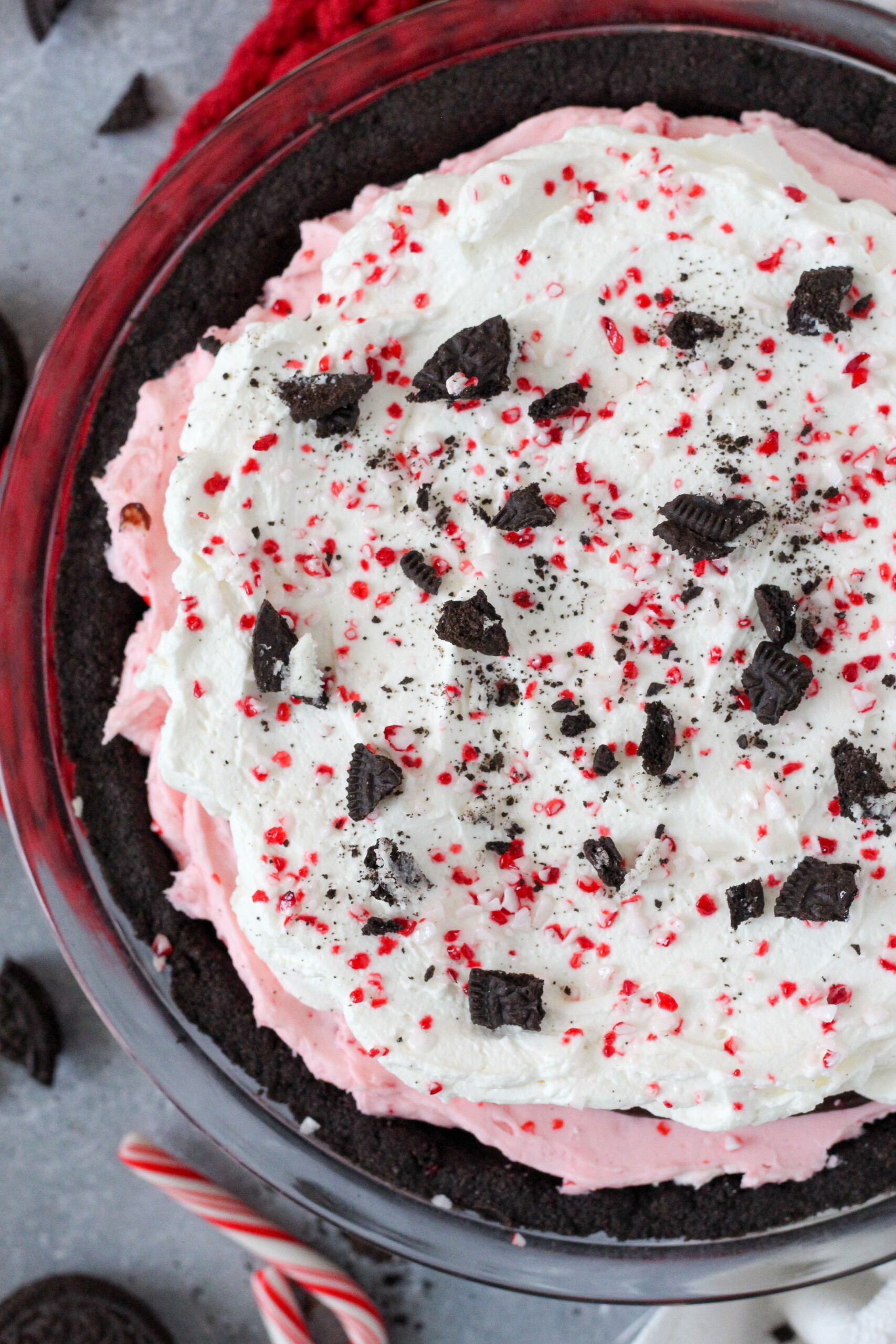 Picture of peppermint pie with Oreos on top.