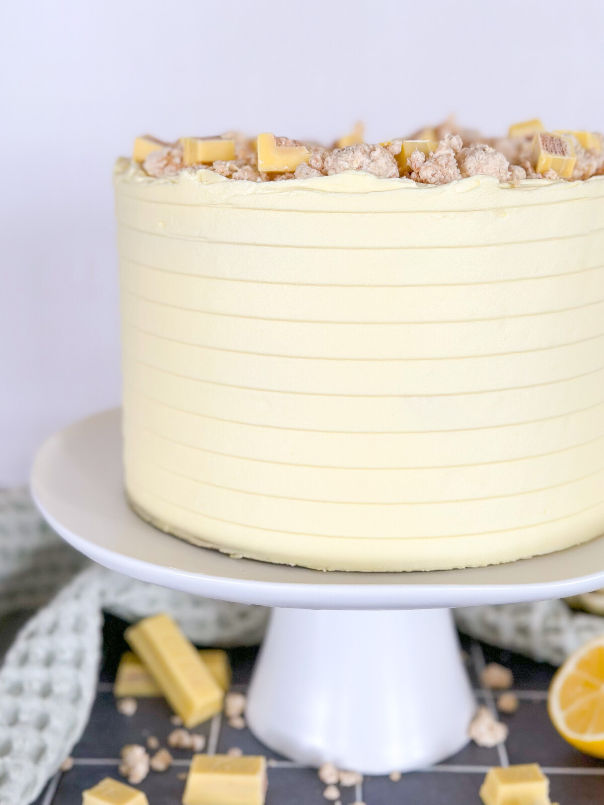the most amazing lemon kitkat cake. The best light and fluffy cakes to make this spring. www.cakebycourtney.com