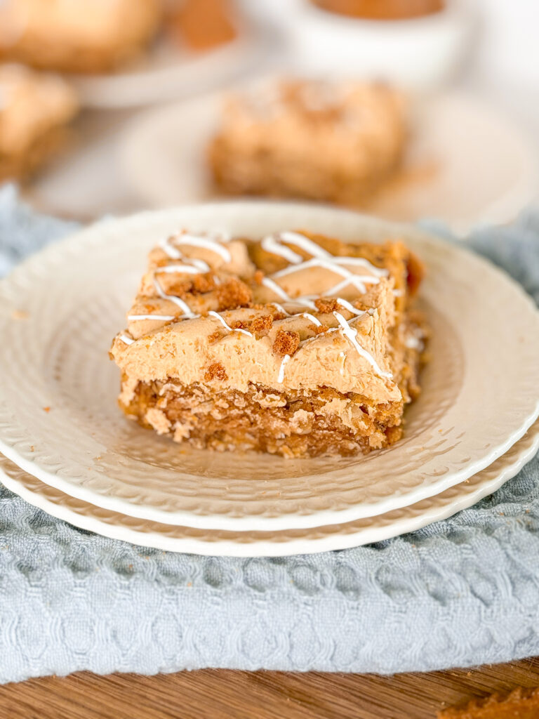 The Most Delicious Biscoff Blondies with Biscoff Buttercream - Cake by ...